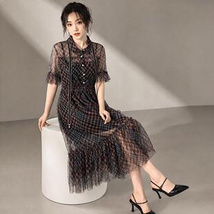 夏季短袖收腰显瘦长裙气质法式赫本风黑红格纹连衣裙女
