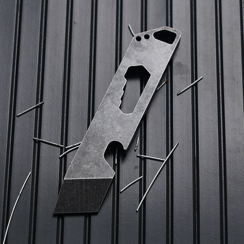 户外多功能扳手开瓶器起子钥匙扣便携式工具撬棍拧螺丝EDC开快递