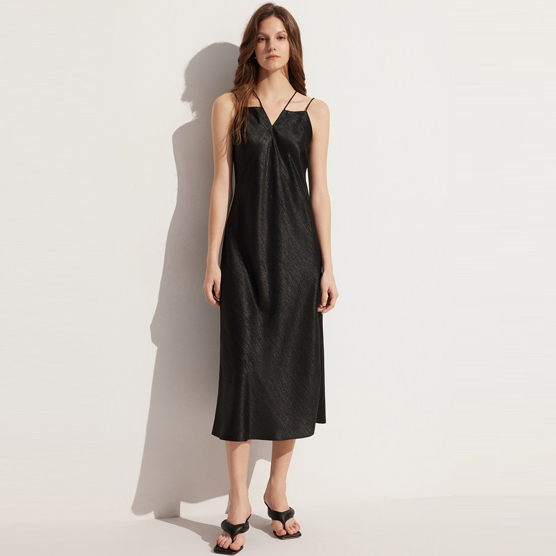 黑色吊带连衣裙女高级感气质修身显瘦生日宴会主持人晚礼服长裙子