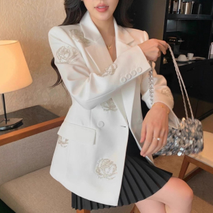 轻奢优雅风白色重工钉珠西装外衣女高级感显瘦职业装小西服短外套