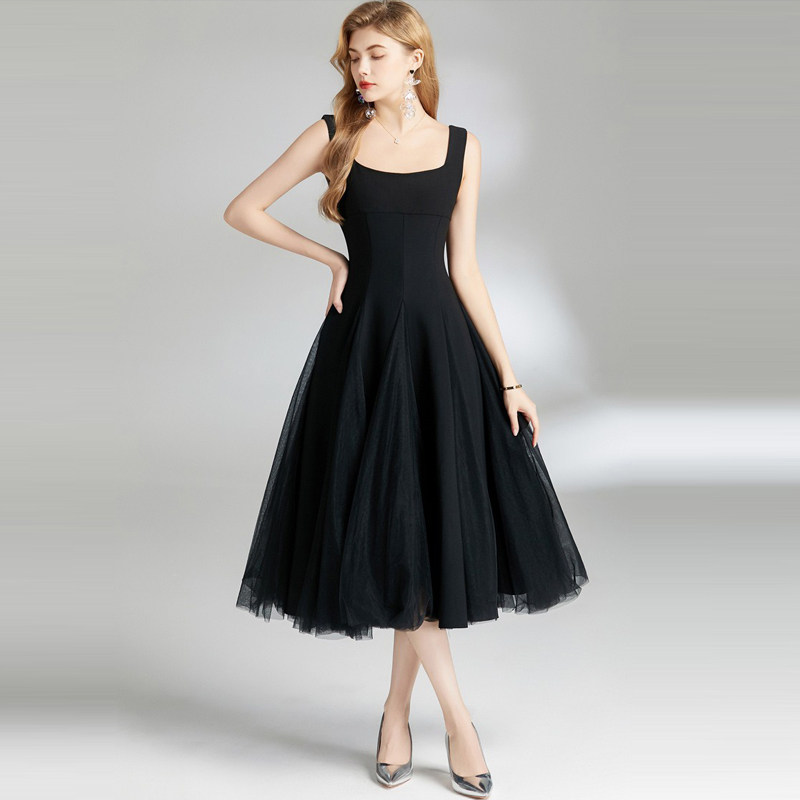 法式高级感黑色吊带连衣裙女名媛气质显瘦性感收腰小黑裙宴会礼服