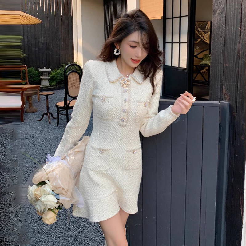 象牙白甜美千金风针织翻领连衣裙