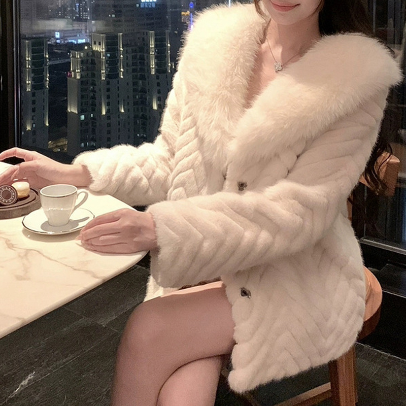 轻奢大毛领冬季加厚保暖短外套女