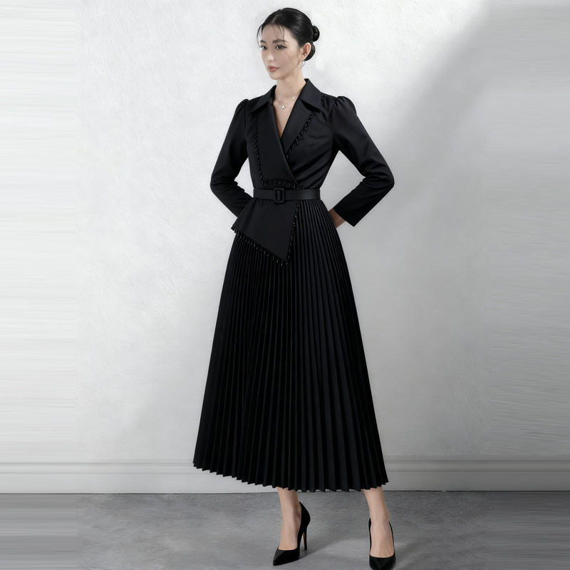 轻熟简约风钉珠V领收腰连衣裙女