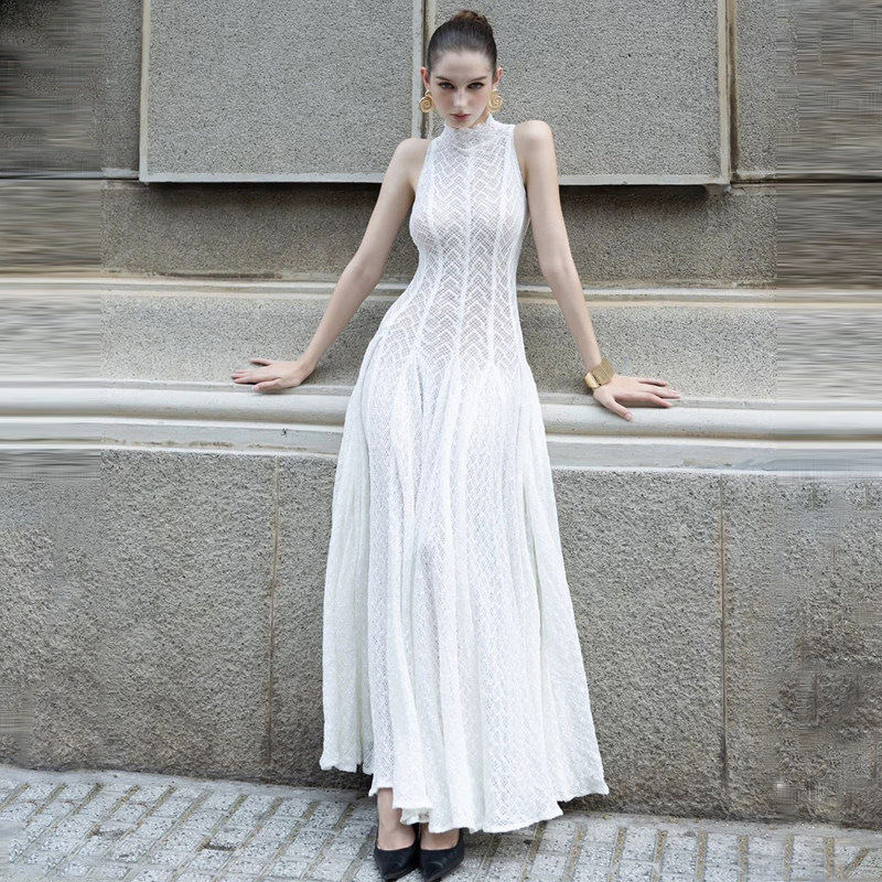 越南小众轻奢黑色蕾丝连衣裙主持人晚宴聚会礼服透气镂空背心长裙