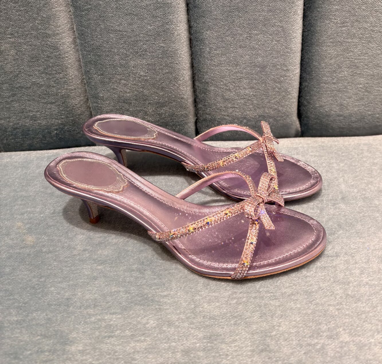 2026夏季新款水钻蝴蝶结外穿凉拖鞋低跟细带简约凉鞋粉红色高跟鞋