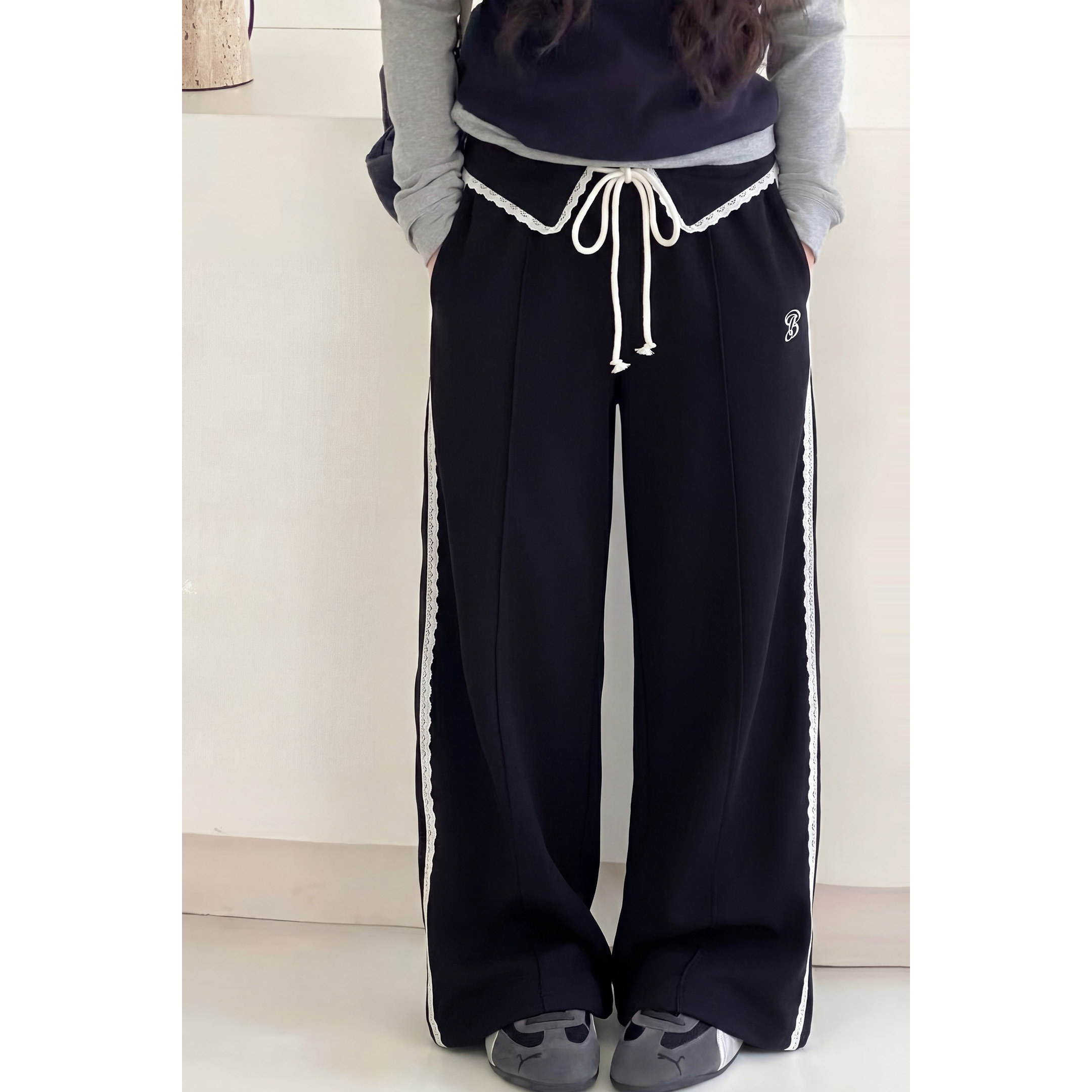 韩系女童秋季卫裤2026新款女孩蕾丝边休闲裤女大童新款阔腿裤潮