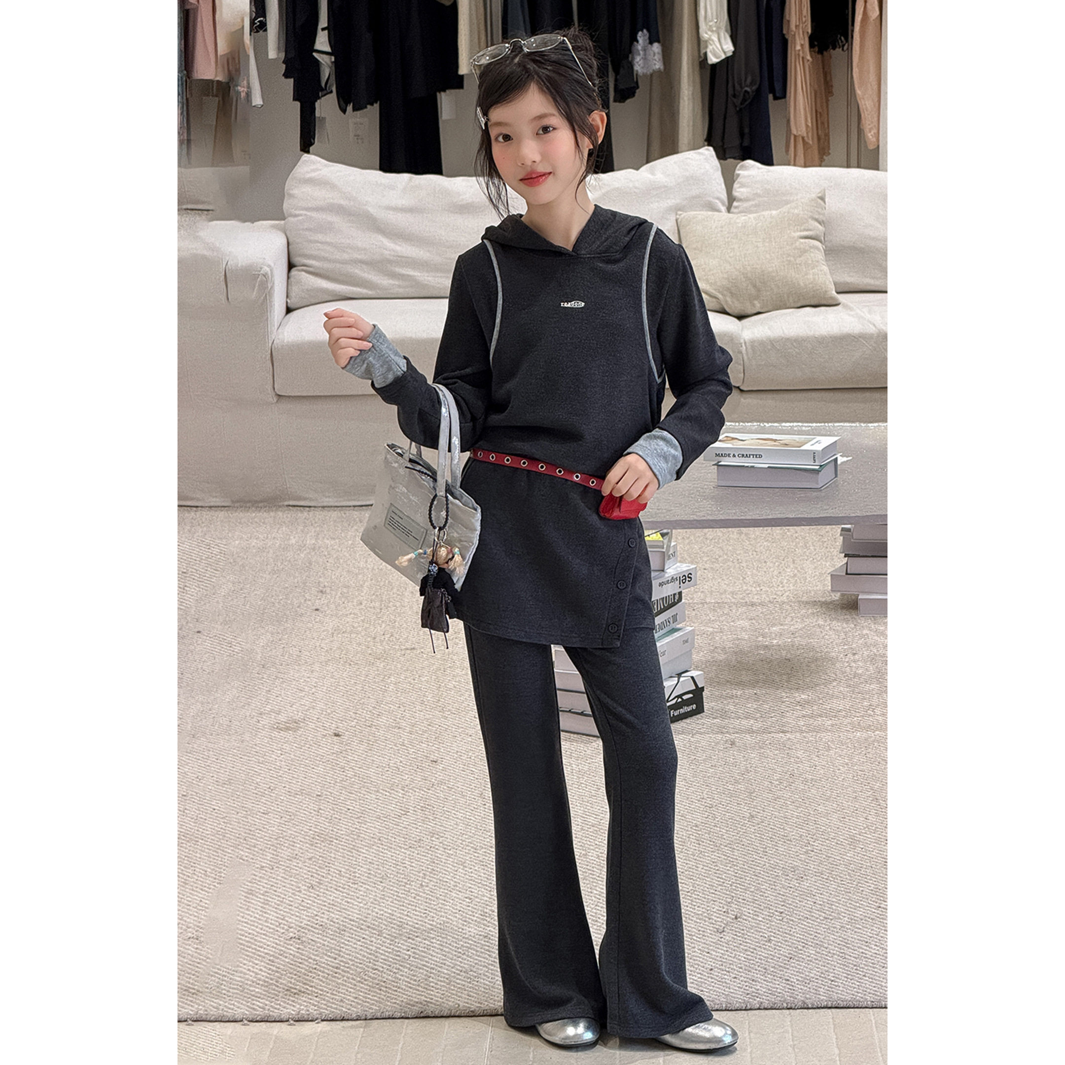 韩系女童秋装套装2026新款女孩运动服独特漂亮连帽卫衣裙裤两件套