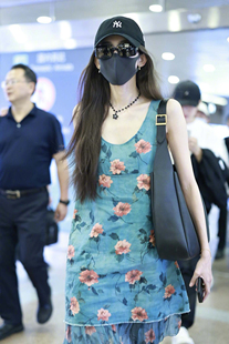 娜扎薛凯琪同款夏季100亚麻复古蓝色印花无袖圆领背心式连衣裙女
