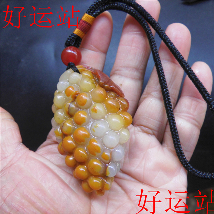 定制新款促销黄龙玉俏色硕果累累手把件玉石手玩物黄蜡石玉佩摆件