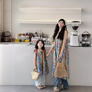 不一样的亲子装连衣裙夏季吊带薄款女童长裙度假沙滩风妈妈母女装