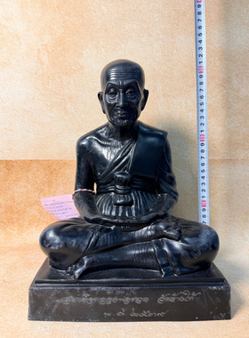 泰国佛牌搬运工 瓦仓海2539龙婆托自身供奉，高度31CM