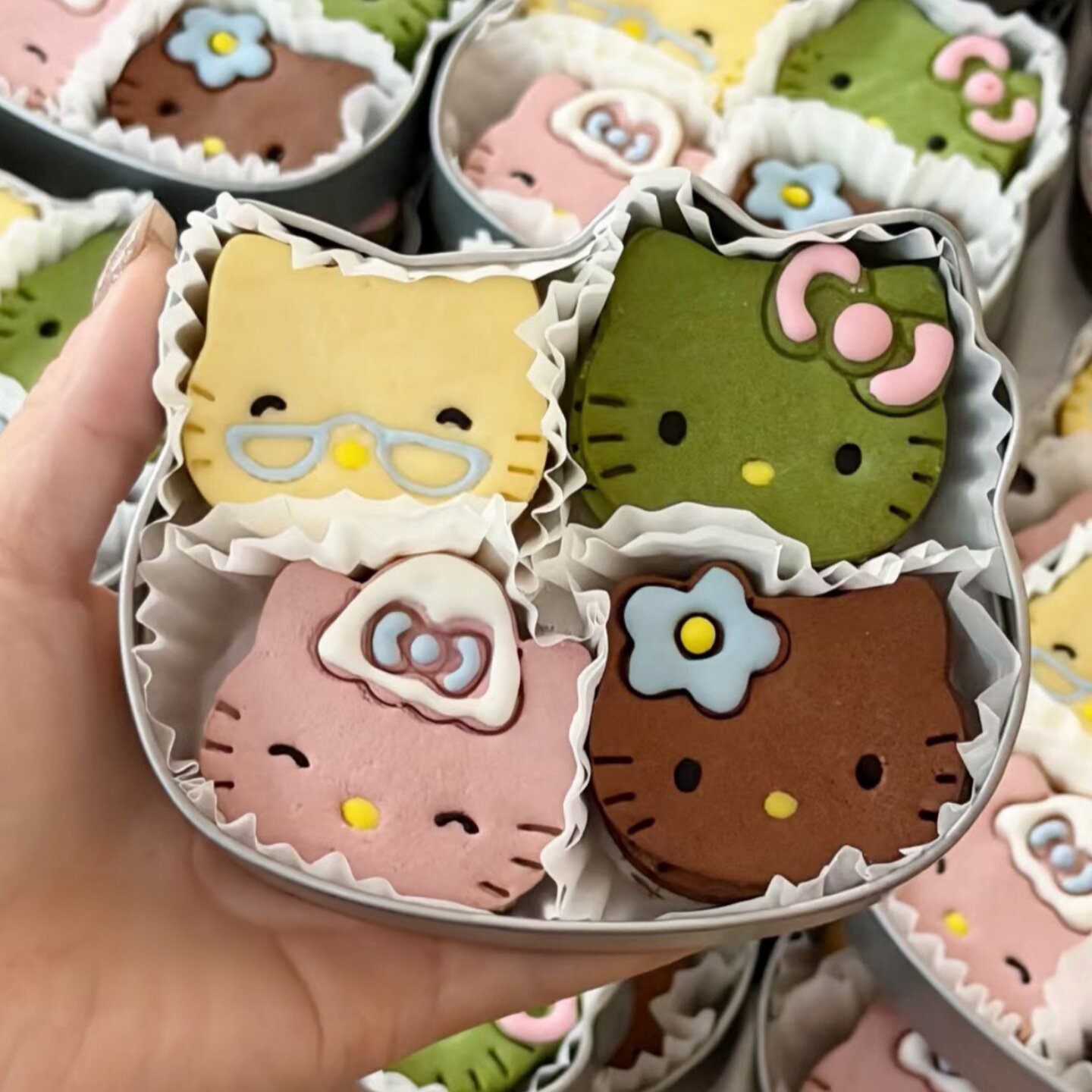 Hello Kitty糖霜曲奇饼干创意朋友儿童生日礼物零食礼盒装饰摆台