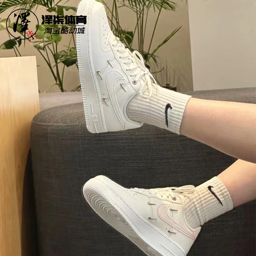 NIKE女子系带白色板鞋空军一号