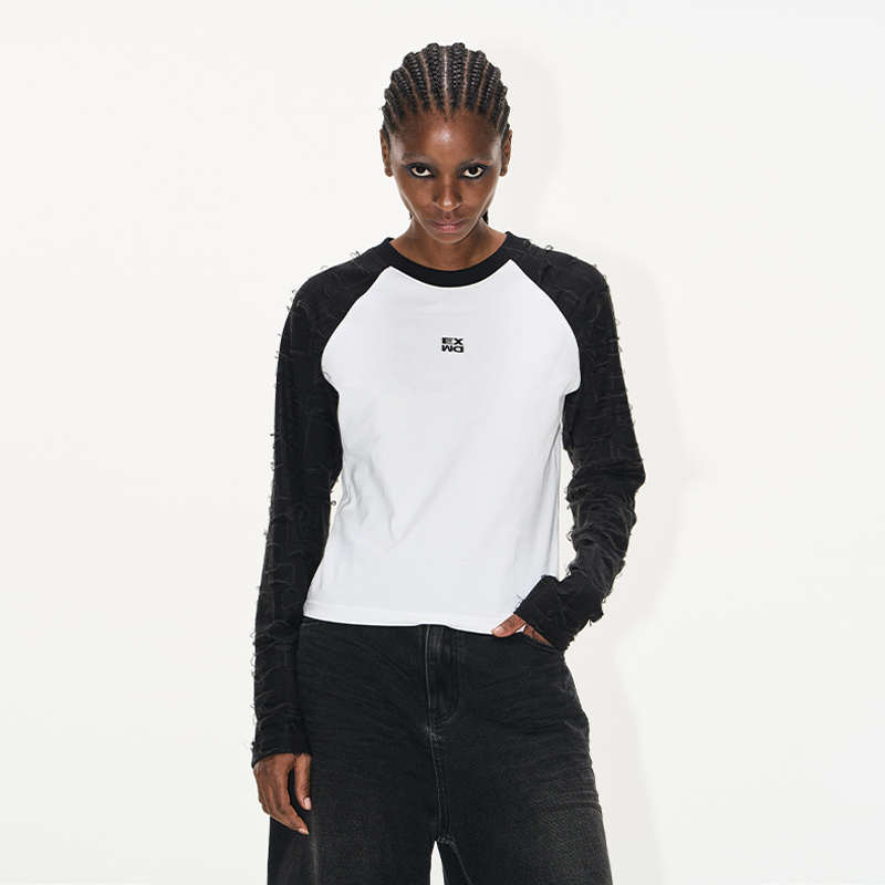 撞色短款基础LOGO刺绣插肩袖T恤