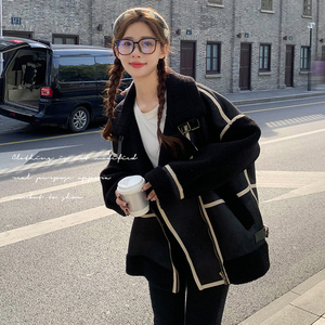 香港秋冬新款欧货皮毛一体机车黑色外套女慵懒风显瘦加厚保暖大衣图片