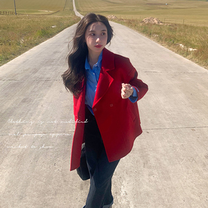 红色毛呢西装外套女秋冬季短款小个子结婚新娘2025新款呢子小西服图片