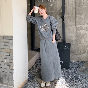 休闲松弛感穿搭灰色卫衣连衣裙女春秋超火好看高级感半身裙两件套图片