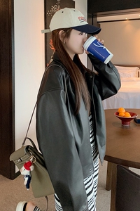 复古黑色翻领皮衣外套女春秋短款小个子2025新款宽松休闲PU皮夹克图片