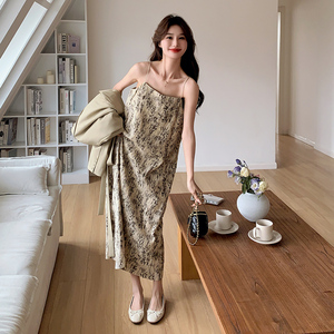 碎花连衣裙2025春秋新款女装高级感气质时尚系带西装搭配裙子图片