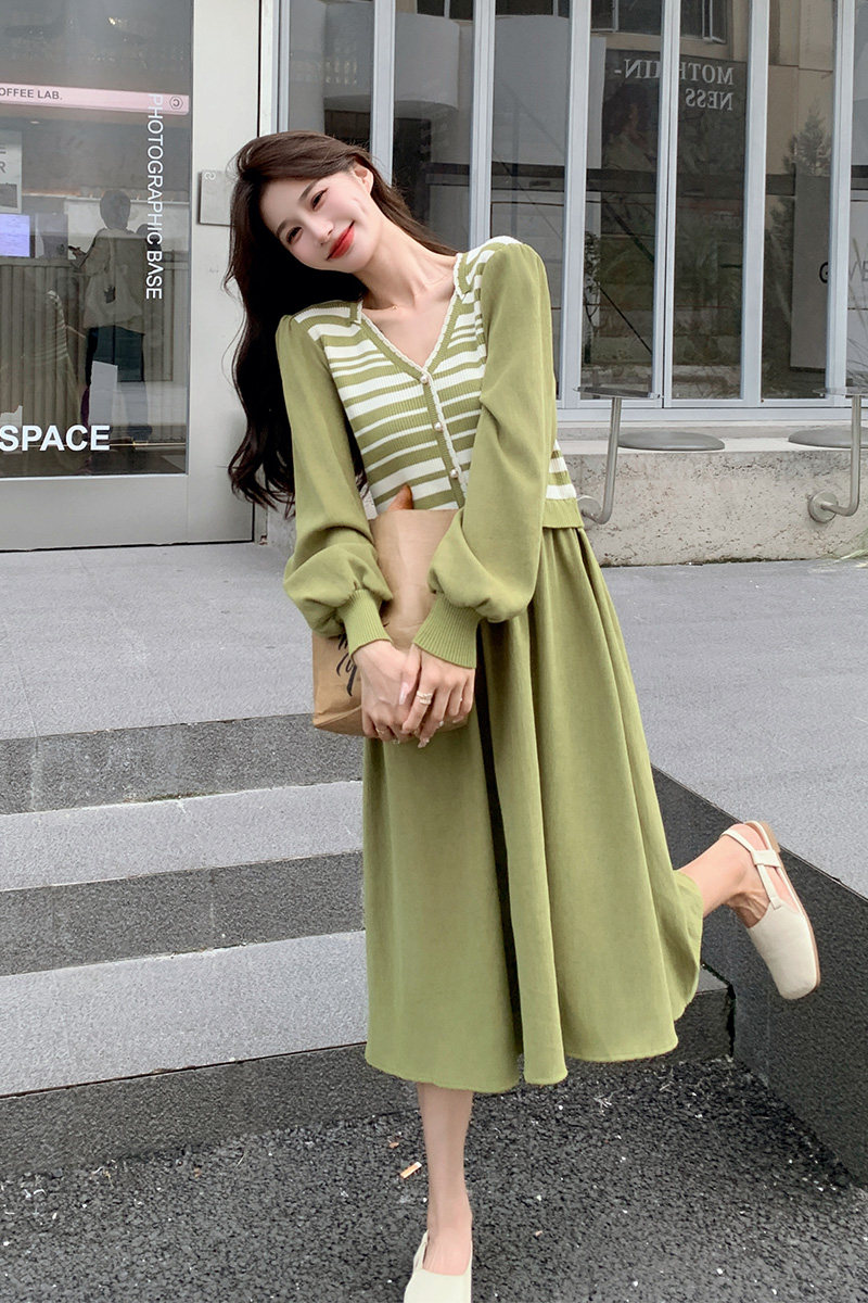 绿色条纹针织连衣裙女春秋2024新款法式气质温柔风假两件显瘦长裙,女装连衣裙,浙宝199