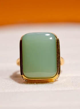 18k金镶嵌和田玉碧玉俄料粉青戒指方形新款简约时尚粉绿女款戒指