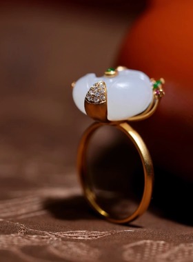 18k古法金镶嵌和田新疆籽料羊脂白玉荷花莲花女款戒指