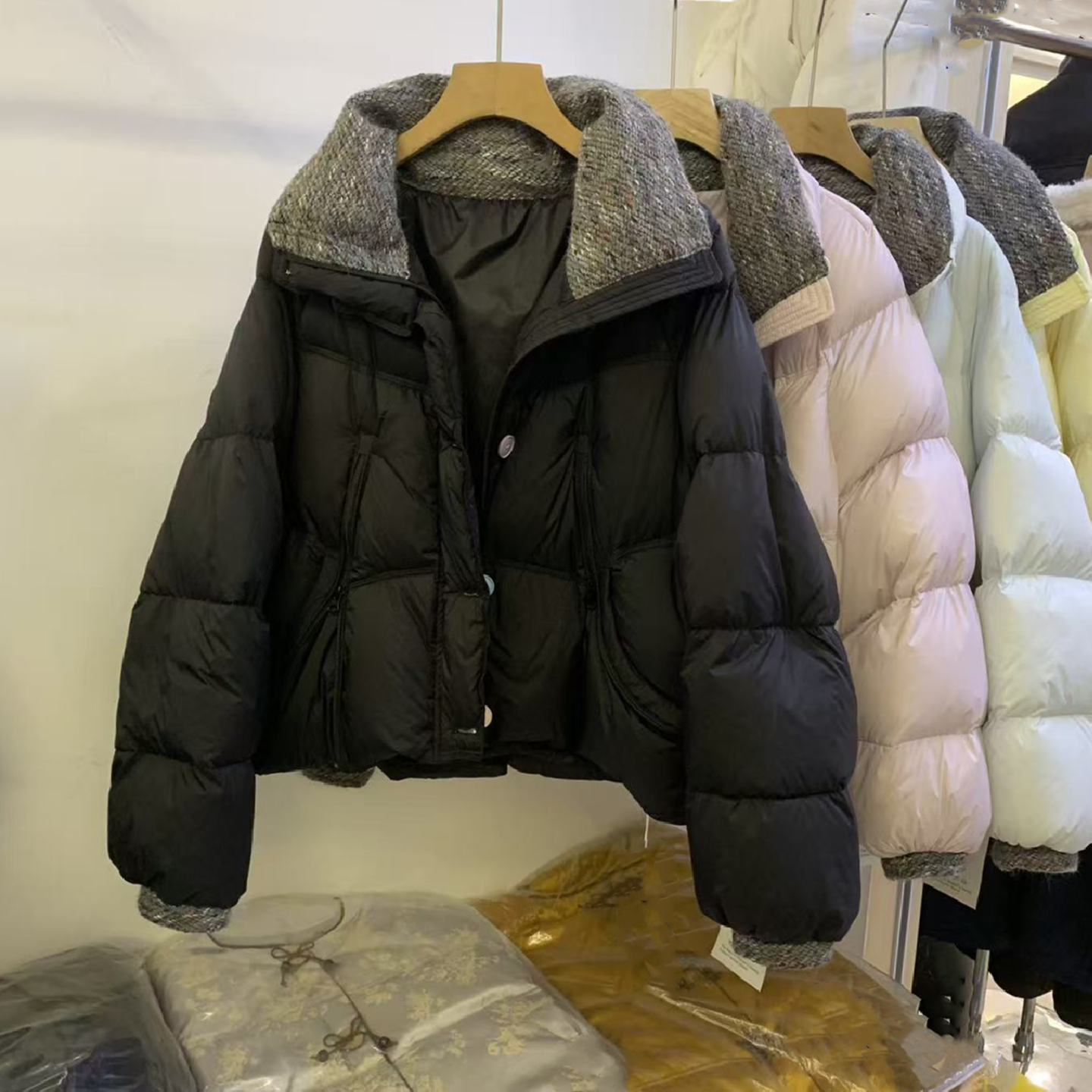 拼接立领柔软泡芙羽绒服