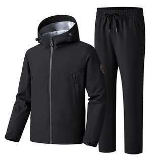 新款2025儿童套装软壳衣运动套装户外冲锋防泼水防风保暖连帽