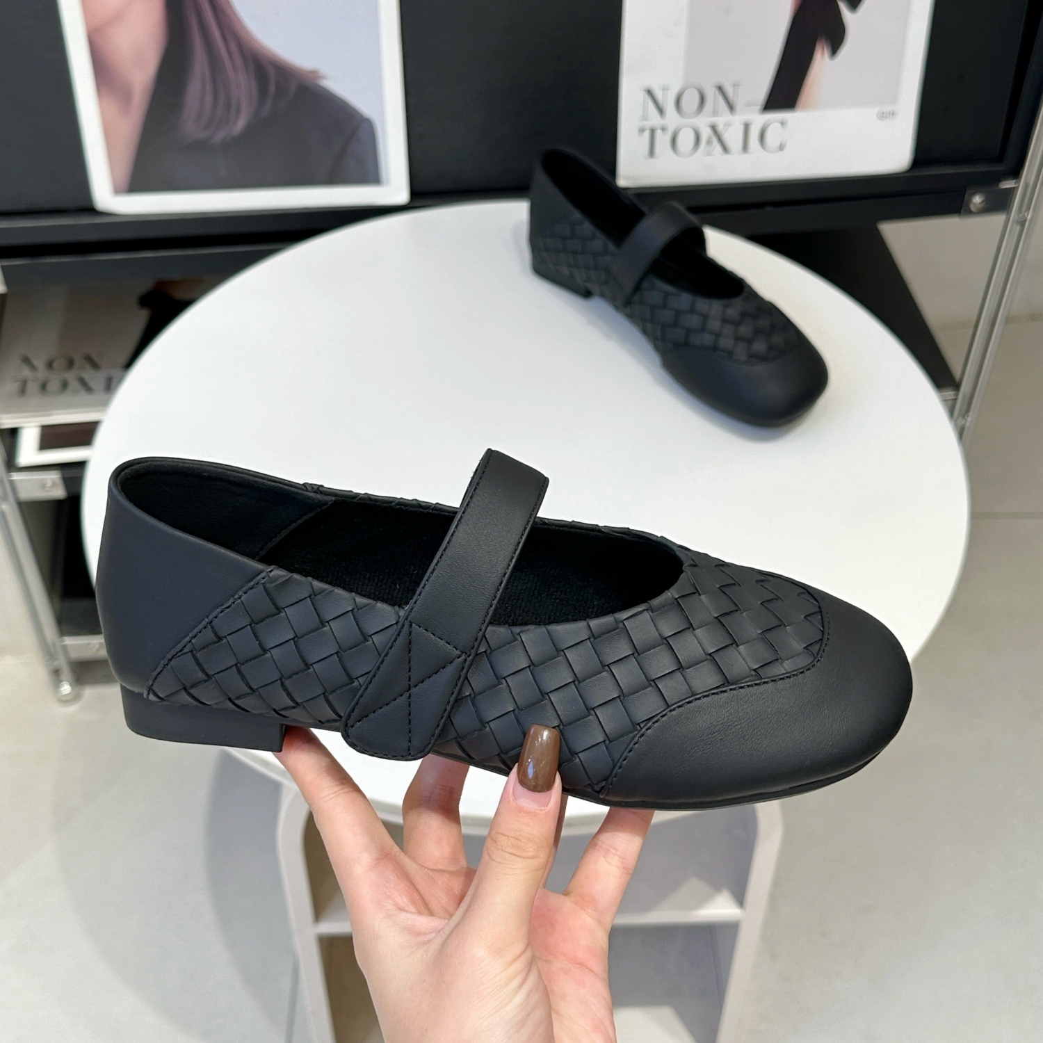 配裙子气质复古魔术贴玛丽珍单鞋