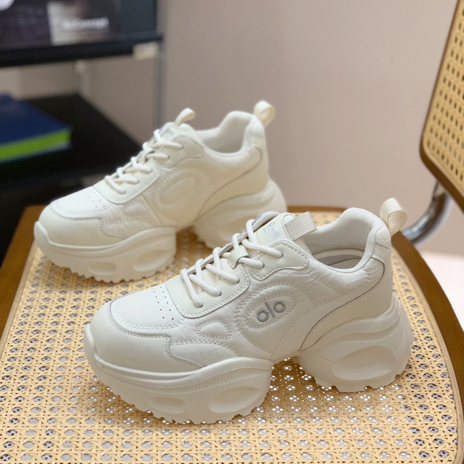 秋冬爆款真皮老爹鞋小个子女2025超火松糕厚底显腿长高级感运动鞋,女鞋,老爹鞋,淘宝优惠券,粉丝福利购,淘宝优惠卷