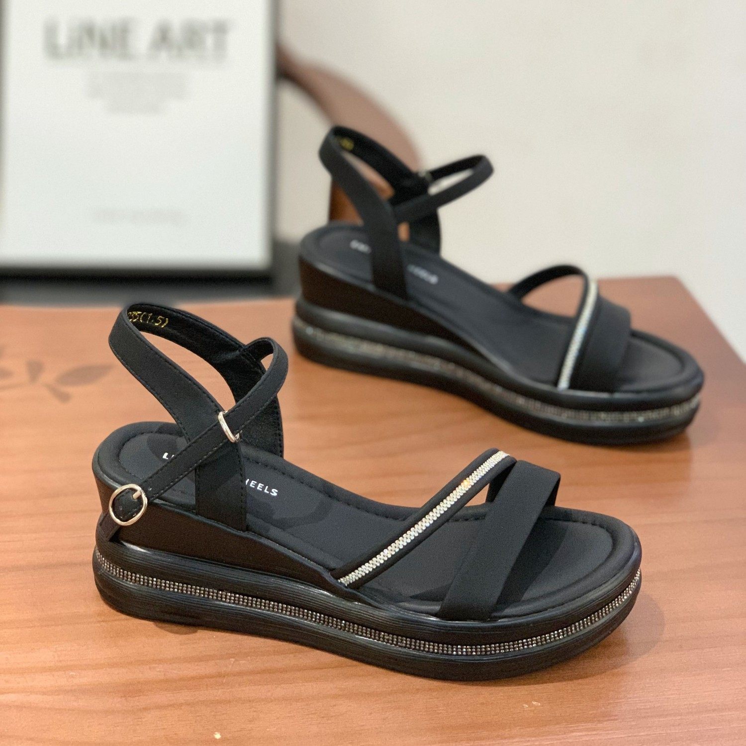 一字带坡跟厚底露趾凉鞋女2025夏季新款舒适轻便小个子水钻罗马鞋,女鞋,一字带凉鞋,淘宝优惠券,粉丝福利购,淘宝优惠卷