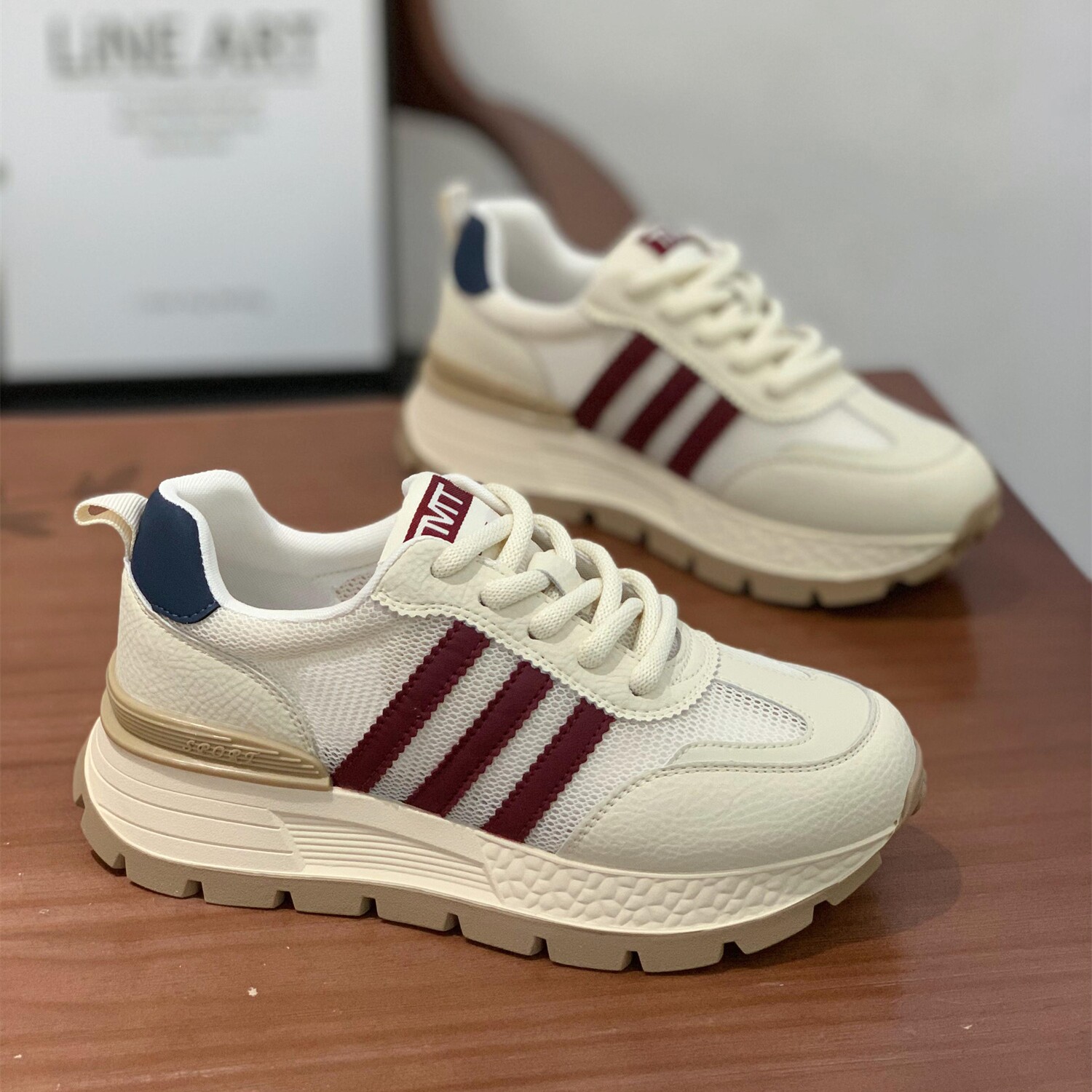 百搭休闲特色运动鞋女2025夏季新款厚底舒适增高轻便显脚小阿甘鞋