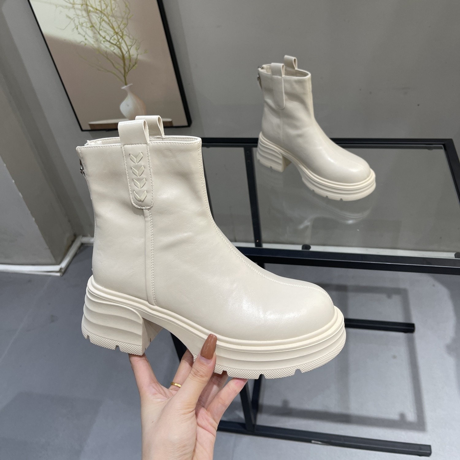 切尔西短靴女配裙子瘦瘦靴2025秋冬新款小个子增高6cm厚底马丁靴