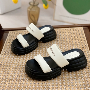 踩屎感凉拖鞋 海边沙滩一字拖 女夏外穿2025年新款 松糕厚底面包拖鞋
