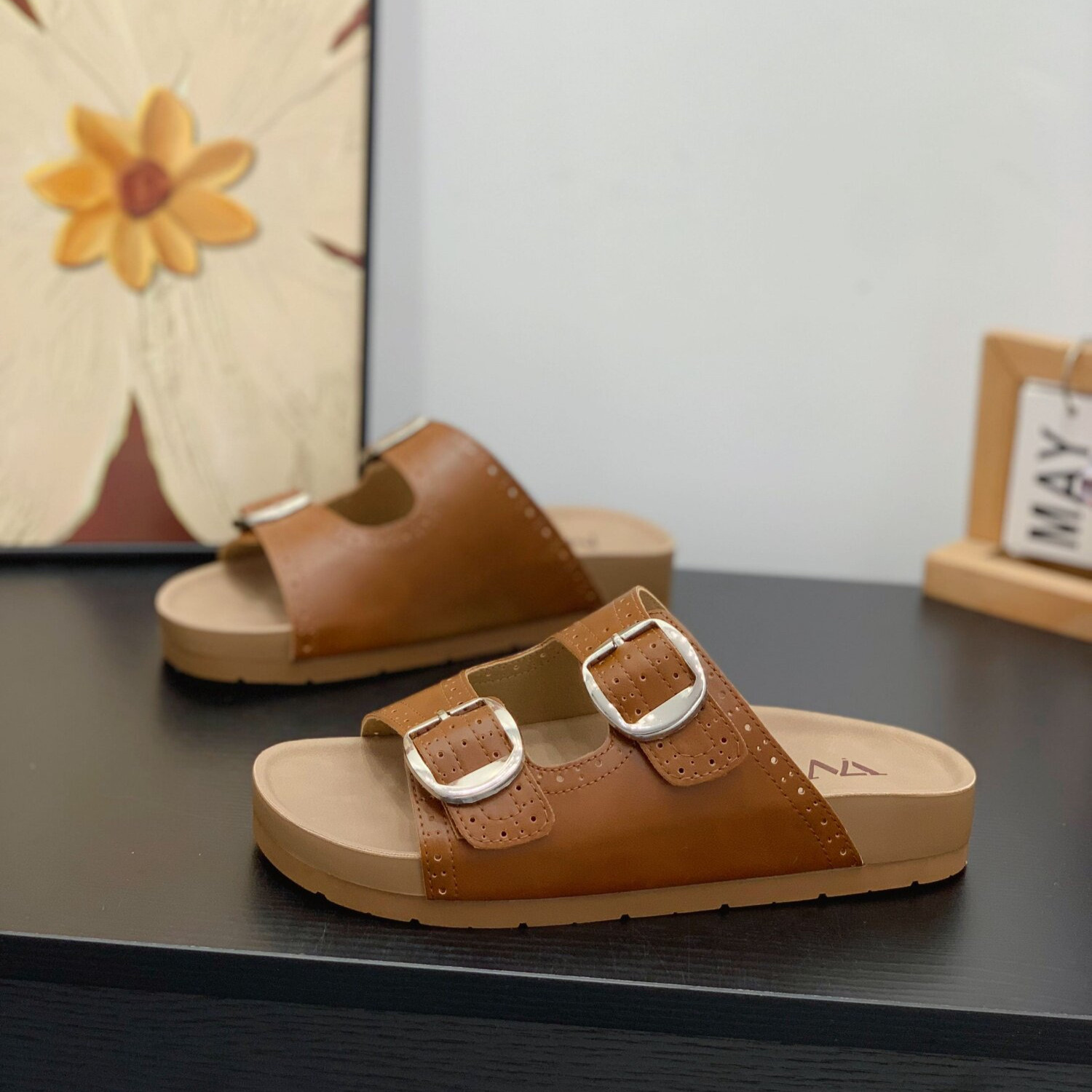 复古罗马风外穿凉拖鞋女2026夏季新款皮带扣露趾高级感平底一字拖
