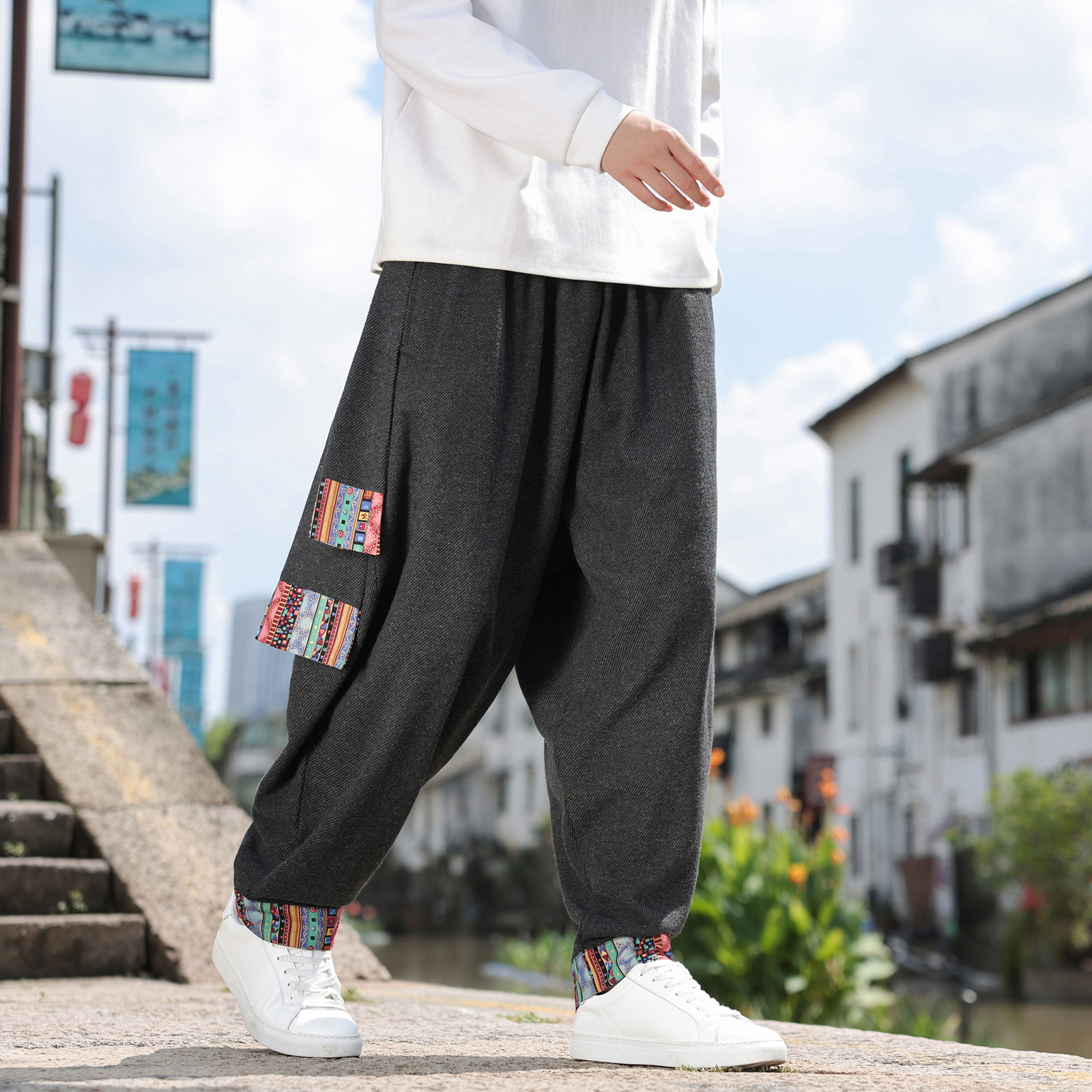 黑色