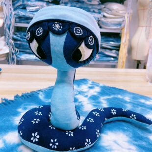 一澈扎染原创设计手工植物蓝染盘蛇娃娃动物公仔文艺非遗文创玩偶