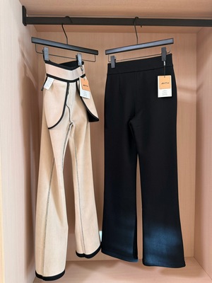 AHTH一体绒马蹄裤高腰奥粒绒微喇裤女黑色2025显瘦弹力流行裤潮