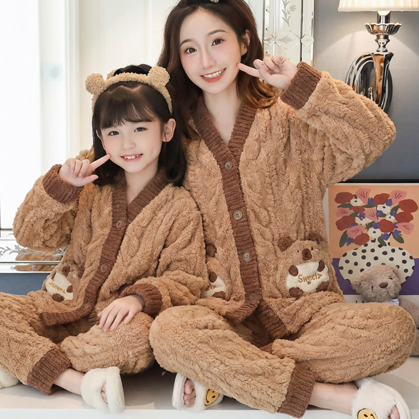 女童睡衣珊瑚绒冬季加厚亲子母女装法兰绒可爱儿童卡皮巴拉家居服
