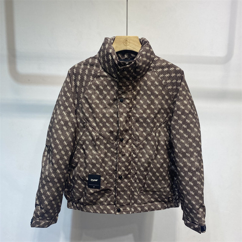 高级感满印立领短款羽绒服男士休闲防风外套2025冬季新款90白鸭绒