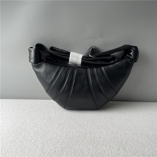 羊皮牛角包真皮斜挎单肩百搭女包通勤法式小众设计慵懒风女包潮