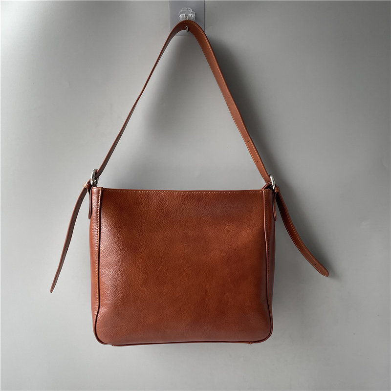冬季高级感新款软牛皮头层牛皮单肩斜挎女包休闲通勤百搭大容量