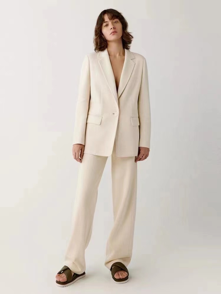 棉牦牛绒西装+针织直筒裤