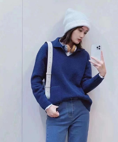 秋冬新款小V翻领长袖套衫