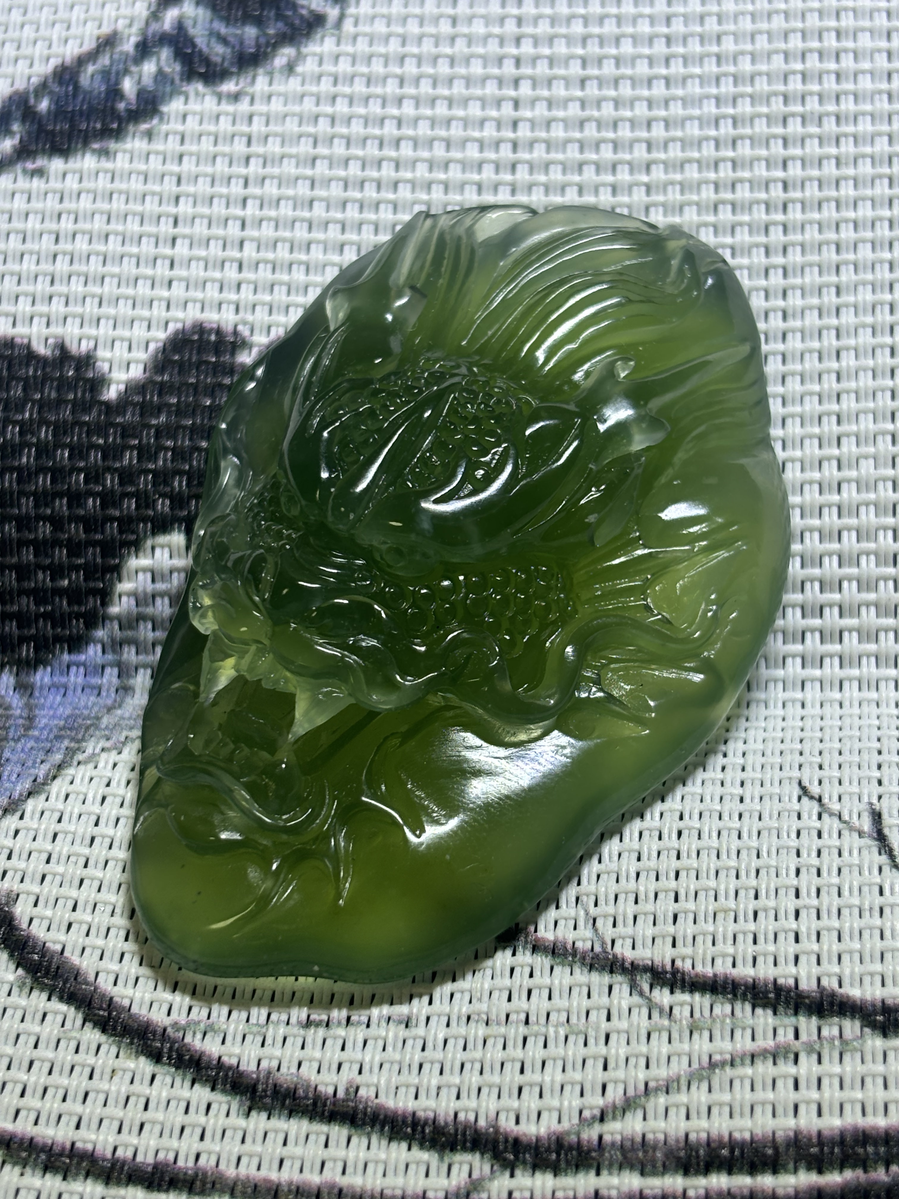 天然岫玉深绿色180料手工雕刻龙牌吊坠手把件送人自留收藏