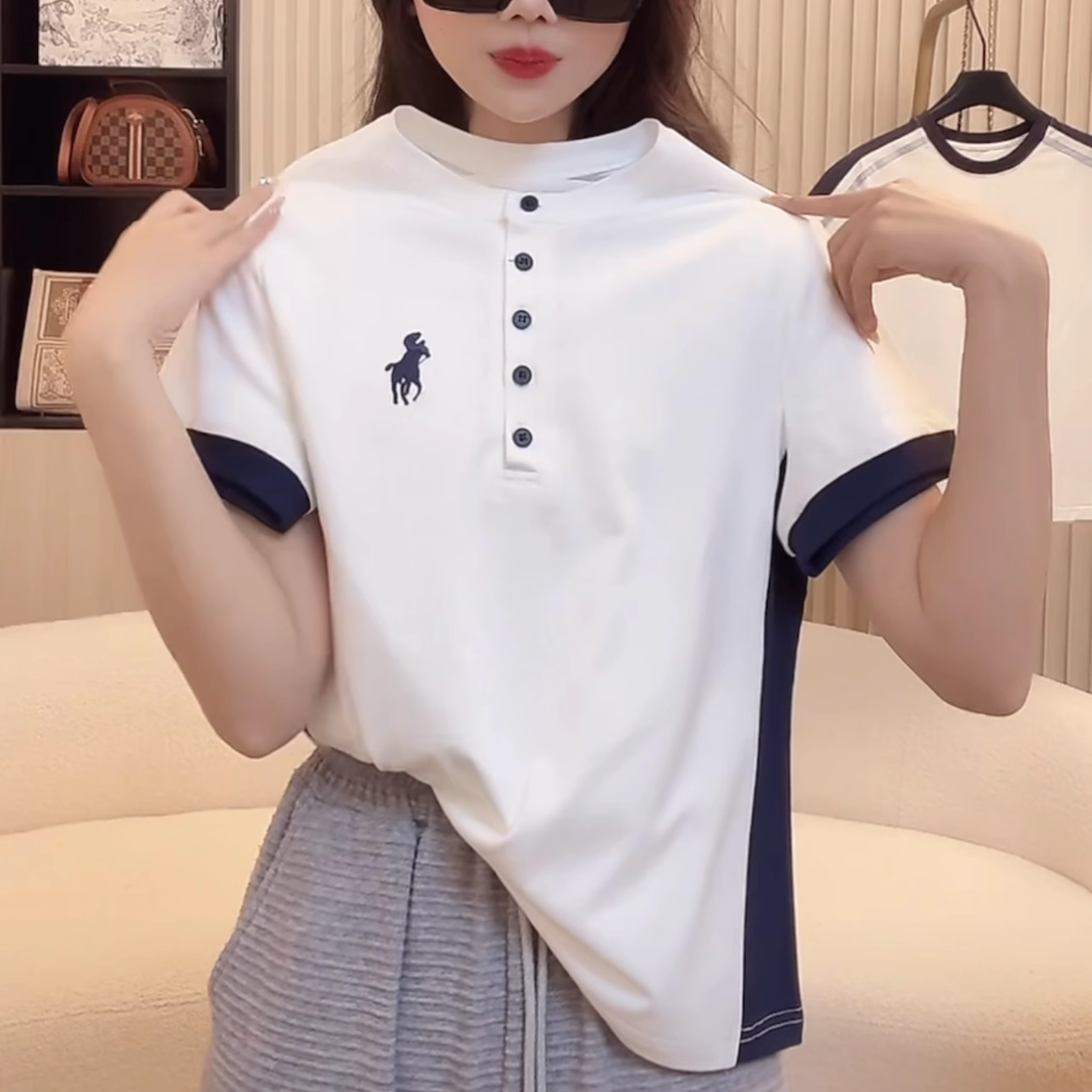 【送运费险】单排扣撞色短袖T恤