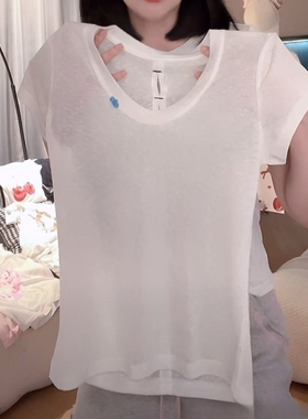 纯色U领立体字母装饰正肩短袖T恤女夏季新款百搭休闲薄款天丝上衣