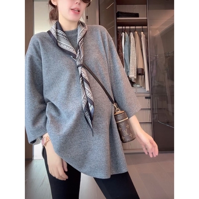 设计感纯色慵懒风中长款T恤女