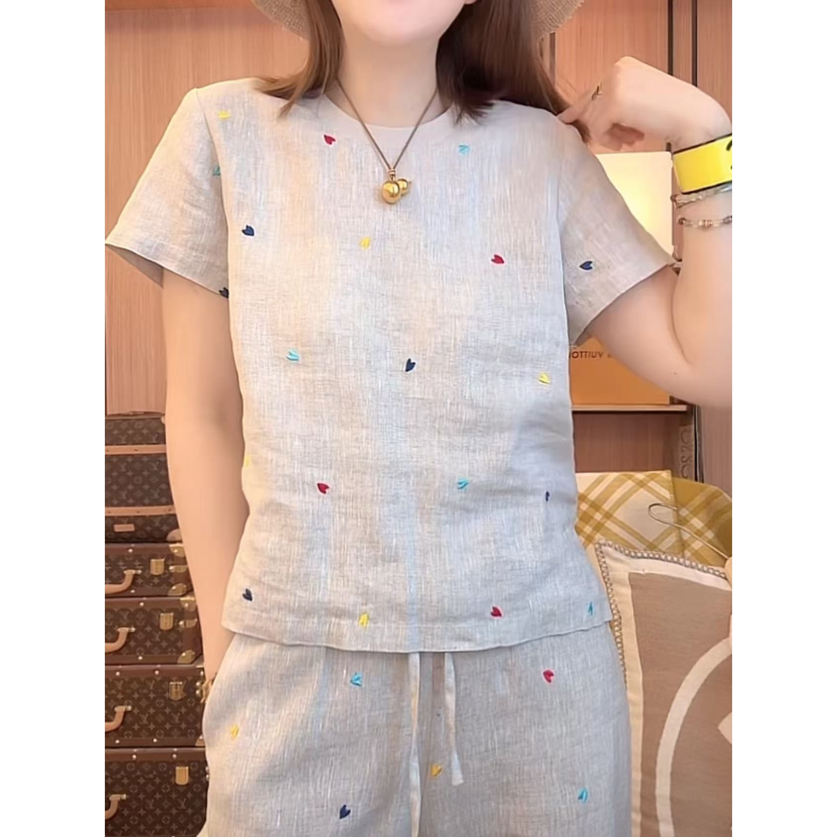 亚麻小爱心刺绣圆领短袖